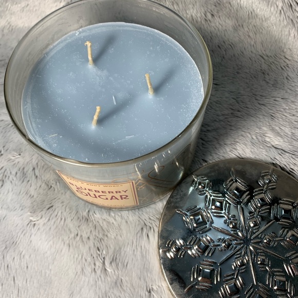 Blueberry Sugar 3-Wick Candle from Bath & Body Works (2017) BBW - Picture 2 of 3